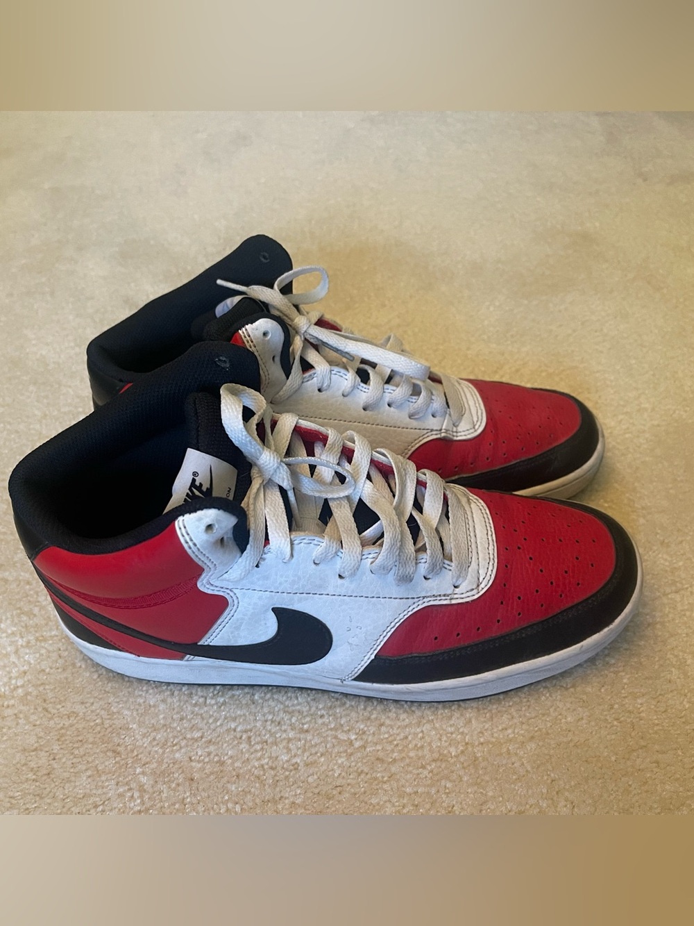 Nike Men’s Low-Top Sneakers in White, Red & Black